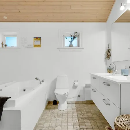 Eikka - 1km From The Sea By Interhome *