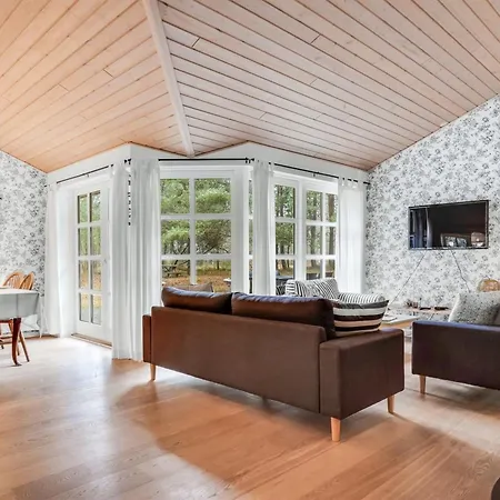 Eikka - 1km From The Sea By Interhome 度假居 *