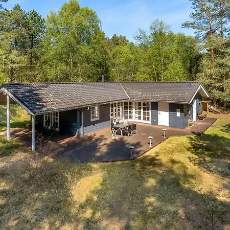 Eikka - 1km From The Sea By Interhome *